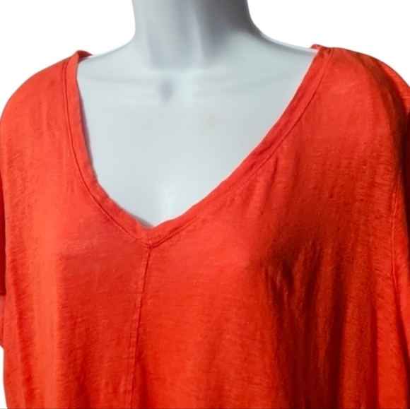 Tahari 100% Linen Asymmetrical Top - Picture 2 of 4